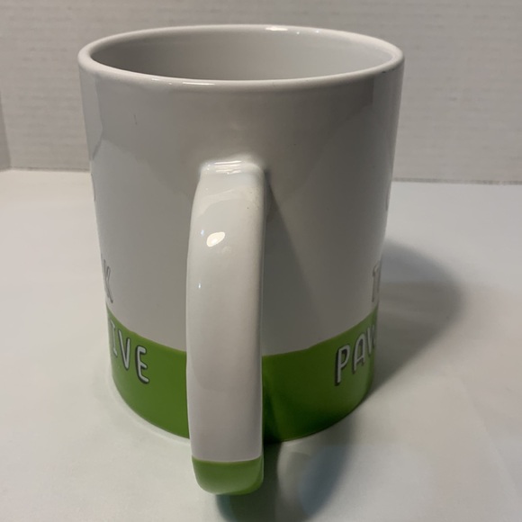 Extra large dog lovers coffee mug. Says THINK PAWSITIVE. 32 ounces - Picture 3 of 7